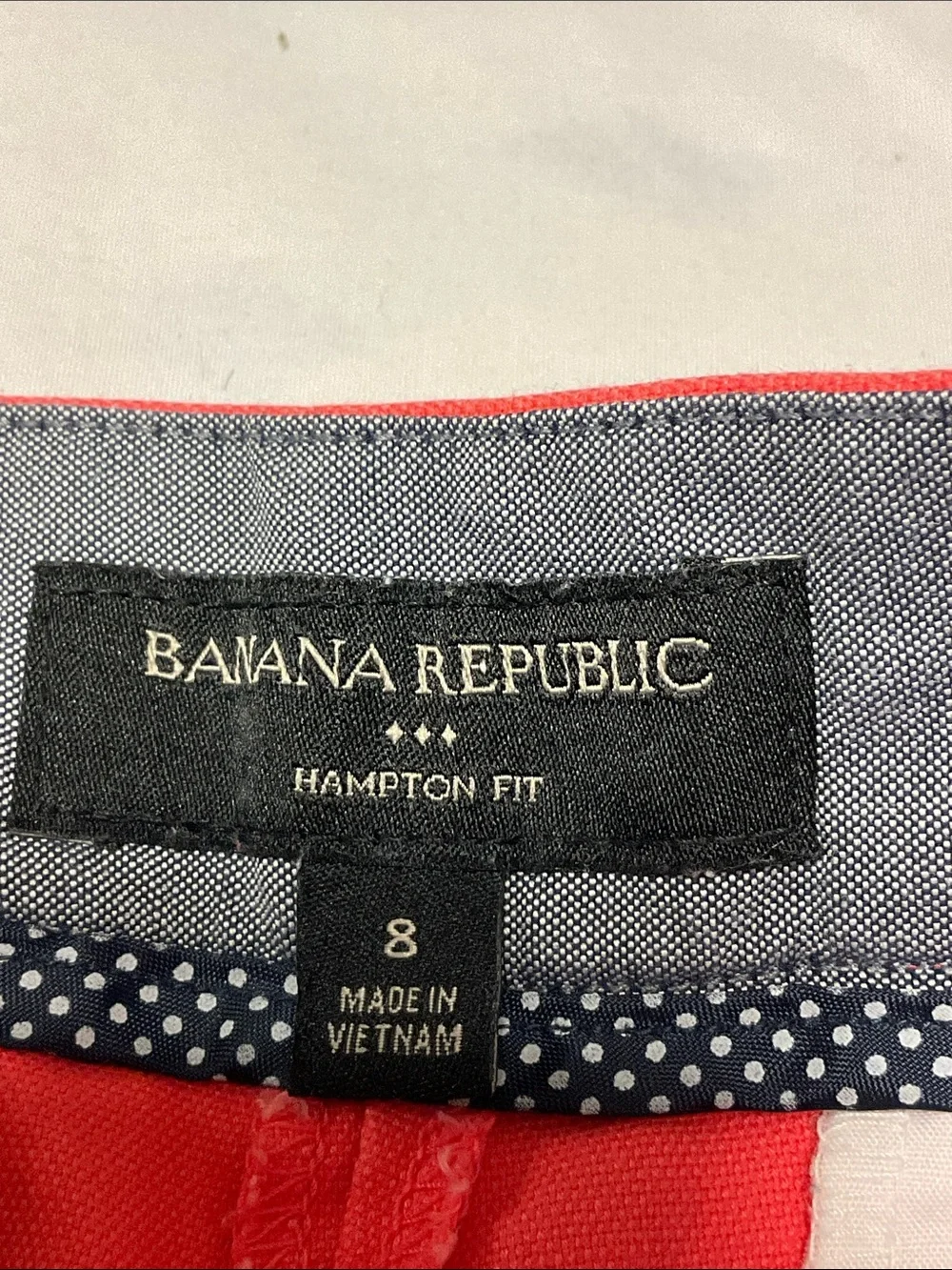 Women’s Banana Republic Hampton Fit Shorts . Coral, Size 8
